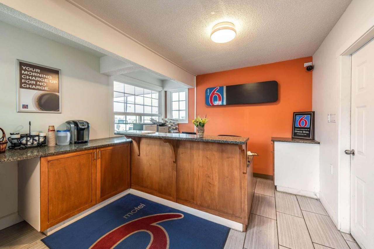 Motel 6-Kamloops, Bc Exterior photo