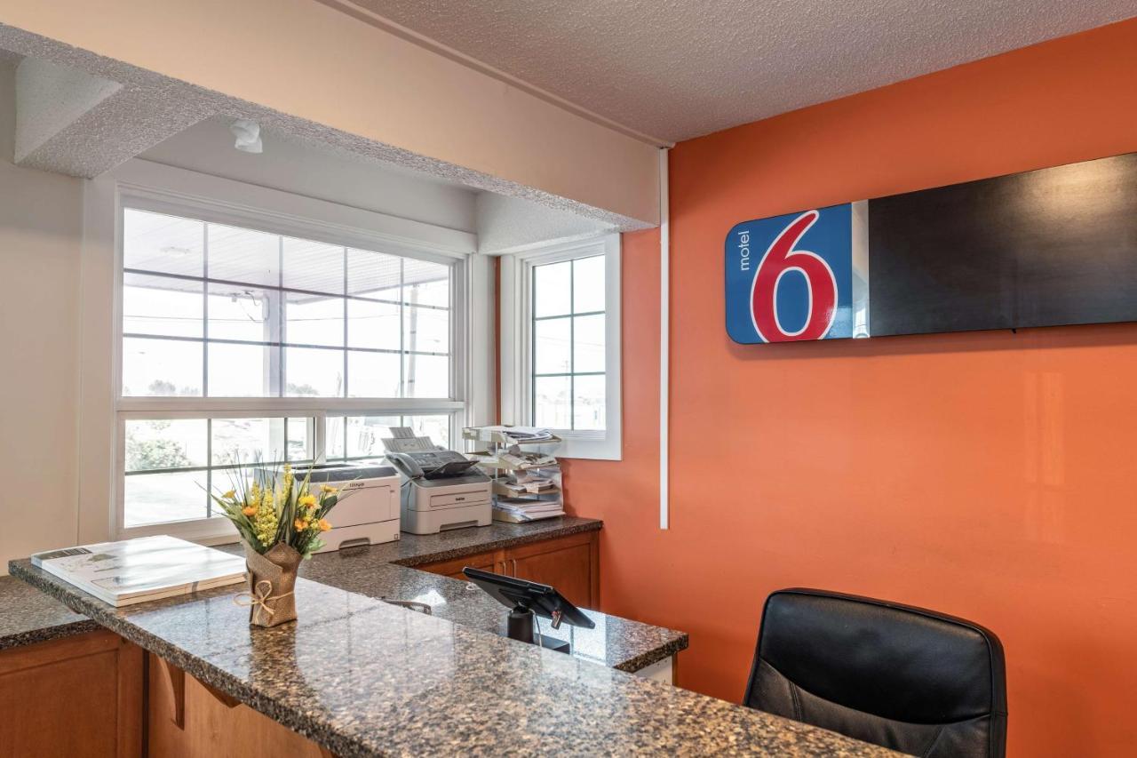 Motel 6-Kamloops, Bc Exterior photo